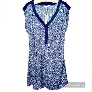 NWT Cupcakes and Cashmere’s Rory blue printed dress size medium